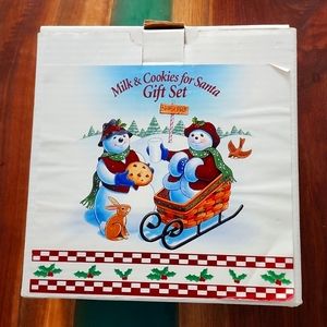 1998 Longaberger Milk & Cookies for Santa Gift Set